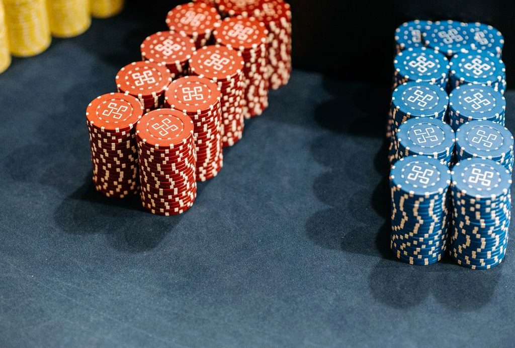 sự khác biệt giữa tài xỉu và baccarat